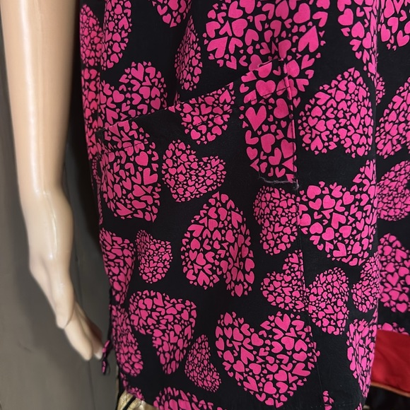 Cassandra O short sleeve, V-neck medical scrub top two front open pockets - Picture 3 of 5